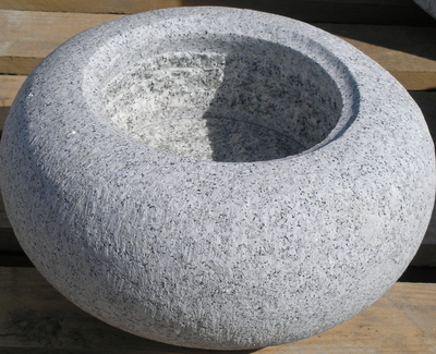 TETSU BACHI BASIN | Japanese Stone Lanterns & Basins