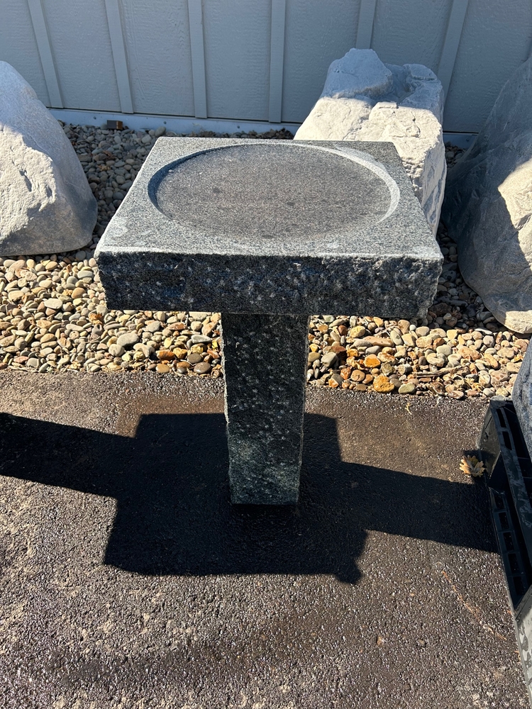 Classic Granite Birdbath Japanese Stone Lanterns & Basins