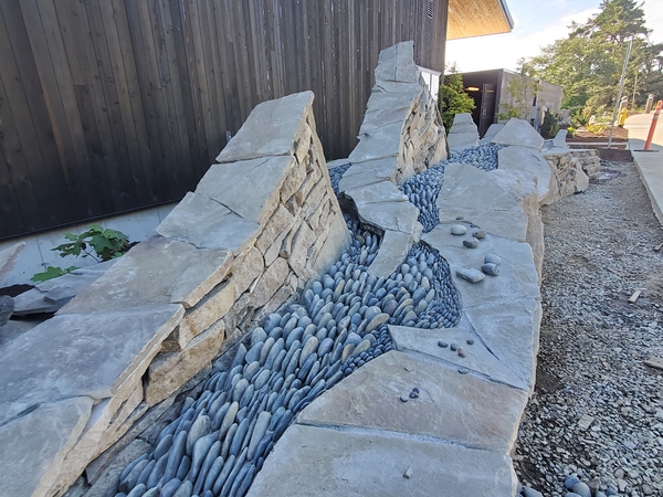 Image Coyote Garden Sculpture at Pelican Brewing